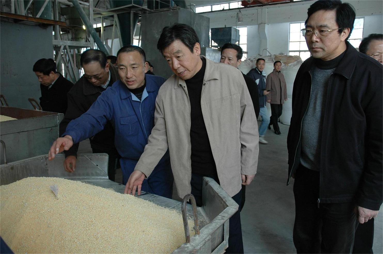全国政协副主席卢展工（时任福建省省委书记）莅临EVO视讯调研指导-cbfd4de8-87b4-49a3-9762-0bf0a2bbe756.jpg
